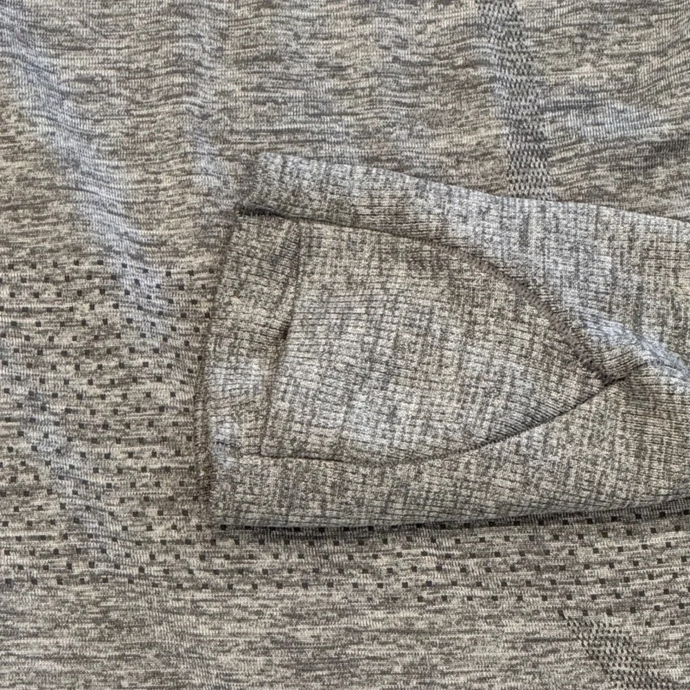 Lululemon Swiftly Tech Long Sleeve 2.0 Grey Heathered Crewneck Top Size‎ 6